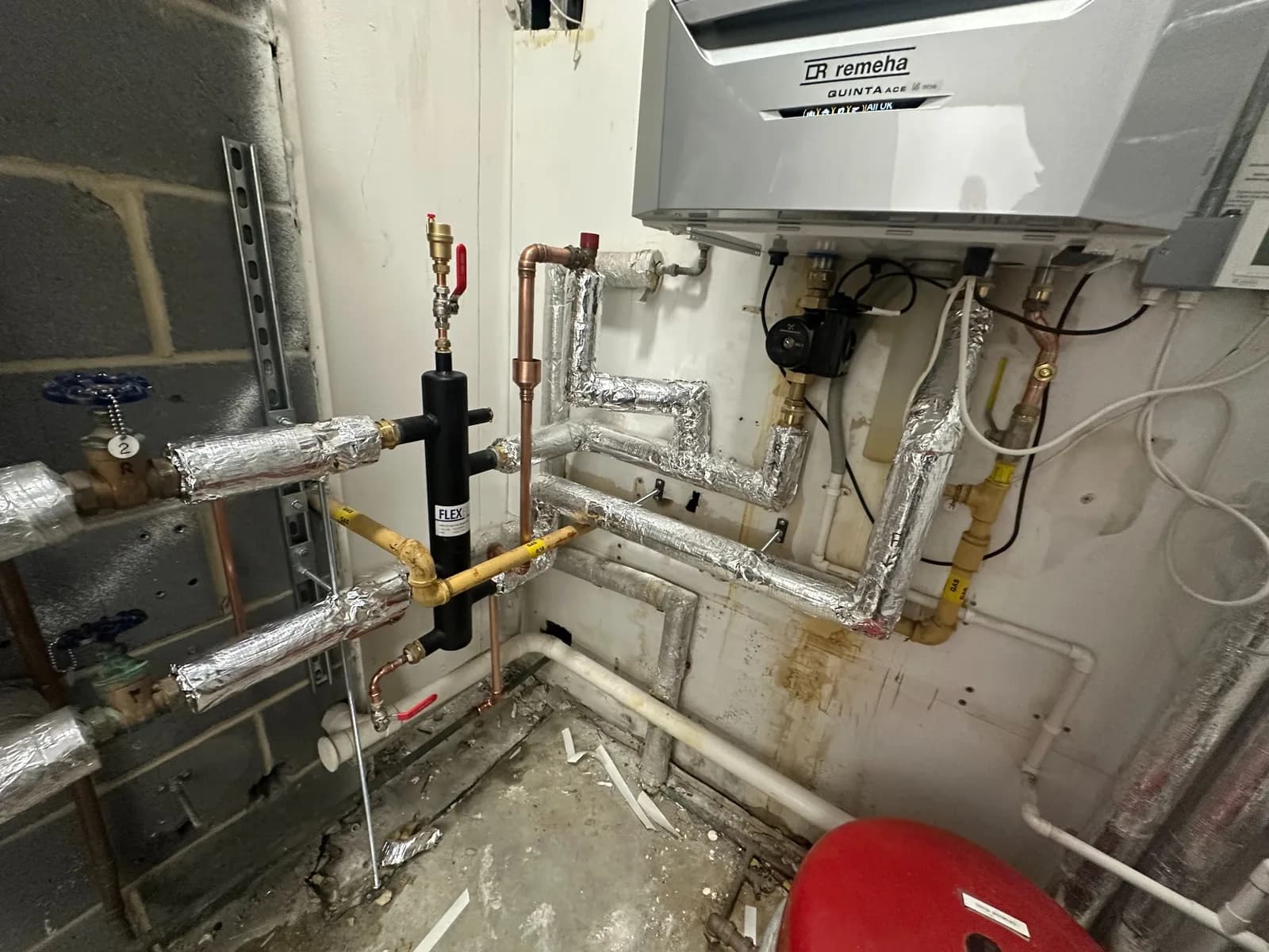 Commercial boiler and low-loss header replacement, project photograph 2 of 4