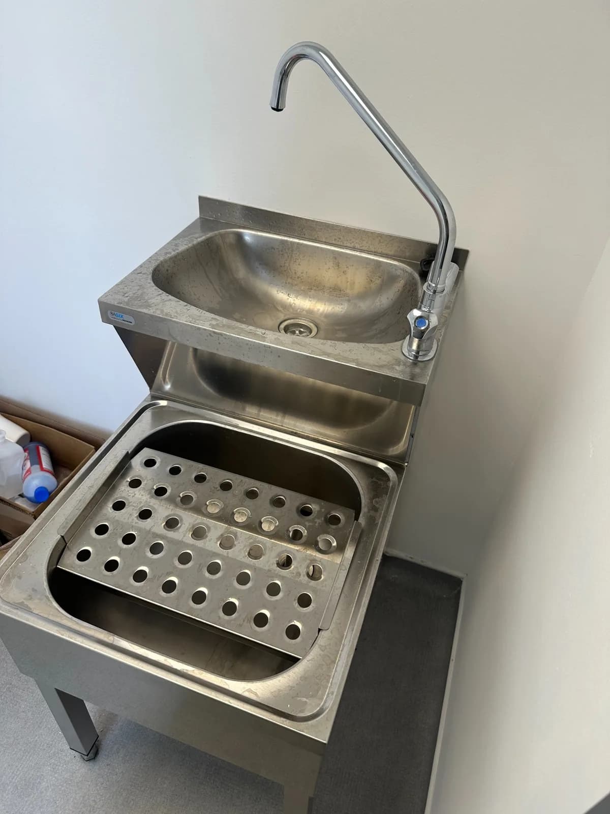 Healthcare toilets and cleaners facilities, project photograph 6 of 9